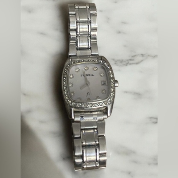 Fossil F2 Women’s Watch - Picture 1 of 5